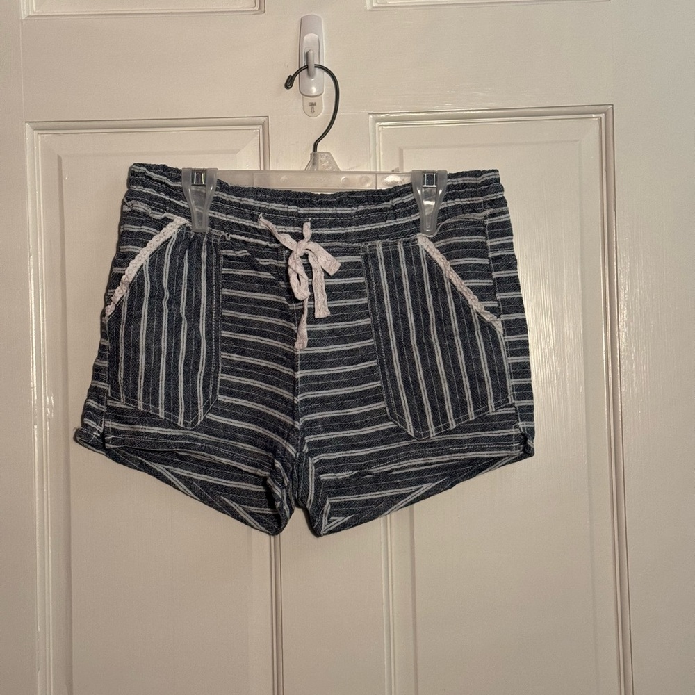 Beachy shorts Size Small